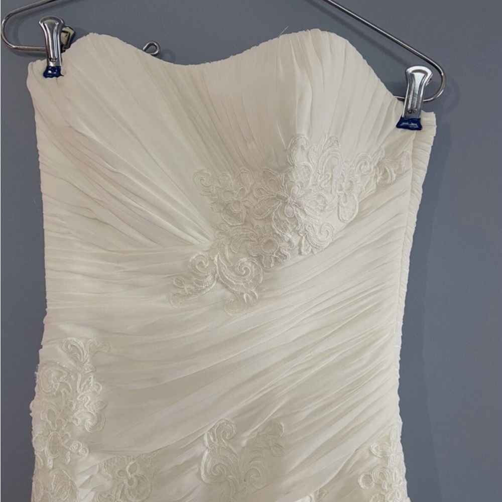 Elegant Cream Wedding Dress